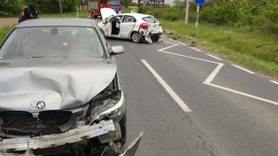 Zderzenie dwóch aut w Srebrnej. Droga w kierunku Sikorza zablokowana