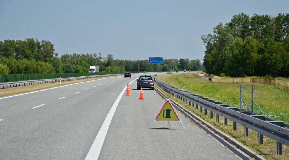 Stał trzy tygodnie na autostradzie. Nikt nie miał prawa go ruszyć