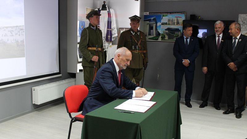 Antoni Macierewicz ogłosił wyniki konkursu na koncepcję muzeum w 2017 r.