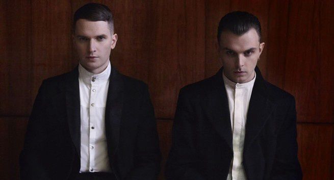 Hurts pokazali „Lights&#34;. „W hołdzie brytyjskim klubom” (wideo)