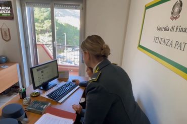 Funkcjonariuszka Guardia di Finanza 