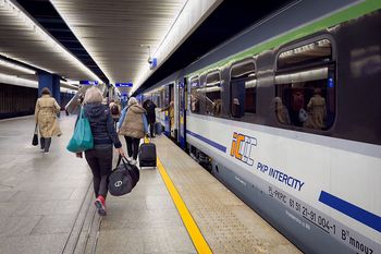 Zmiany na popularnych trasach. PKP Intercity skraca czas przejazdów