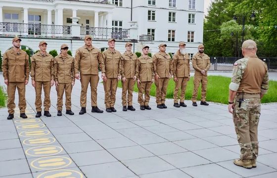Pełny skład uczestników nowej serii "Nasi w mundurach". Emisja jesienią w TTV