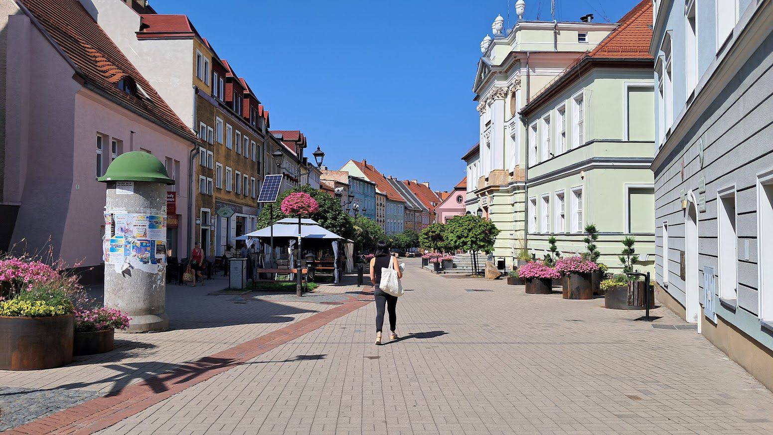 Kowarska starówka jest spokojna i urocza
