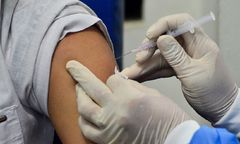 Zaszczepili na COVID-19 już ponad milion ludzi. Oto lider