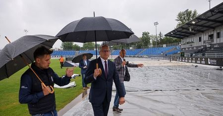 Pogoda nie dopisuje. Kibice odsprzedają bilety na piątkowy turniej Grand Prix