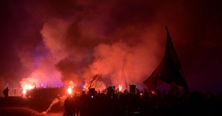Nie chcą młodzieżówki AfD. Do miasta zjechali się protestujący