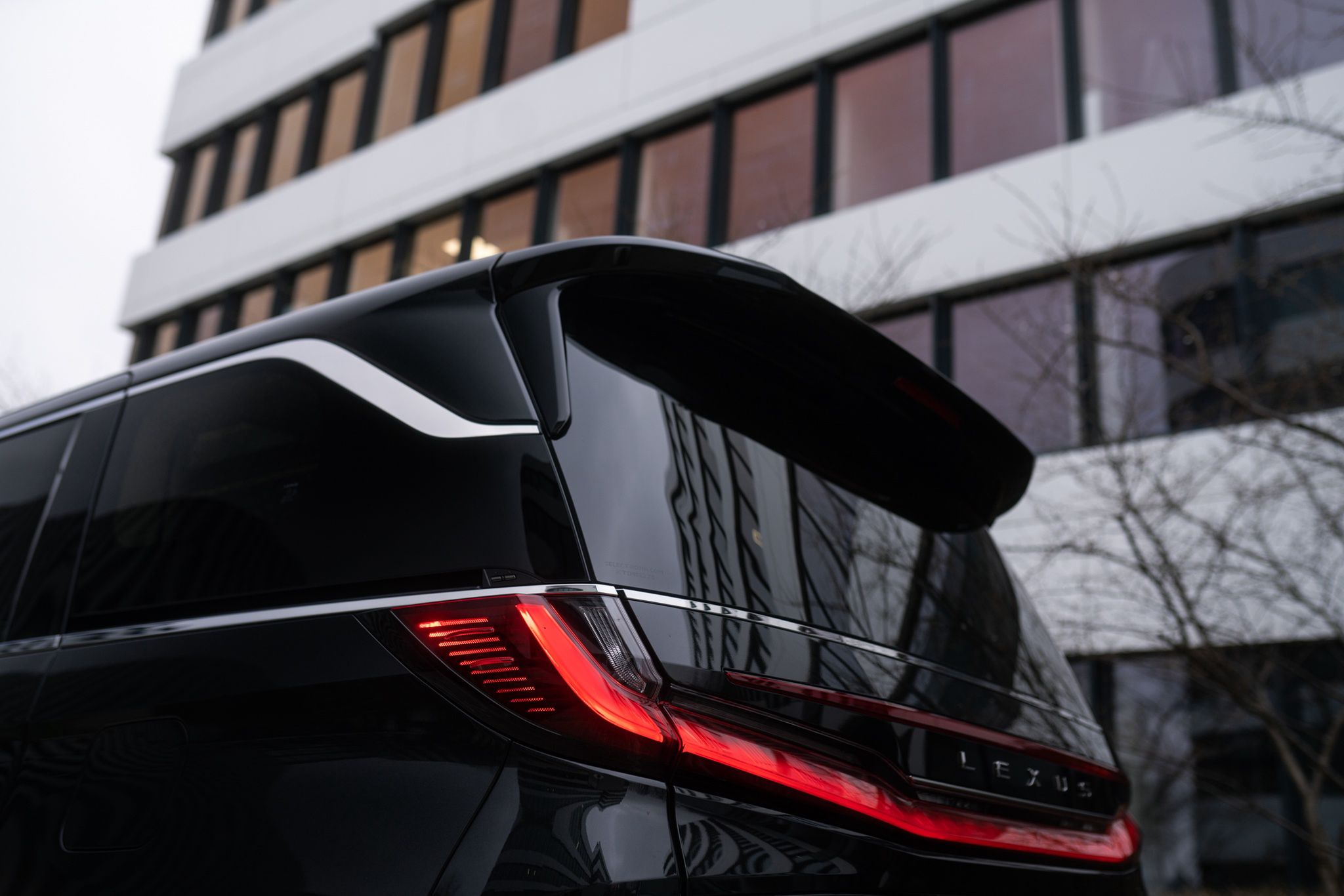Lexus LM