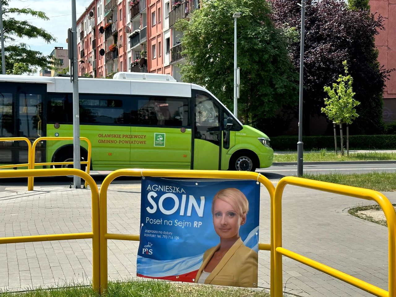 Promocyjna ofensywa posłanki PiS-u. Obchodzi przepisy wyborcze?