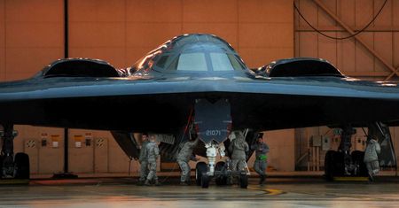 Do czego służy B-2? Do zatapiania chińskich okrętów