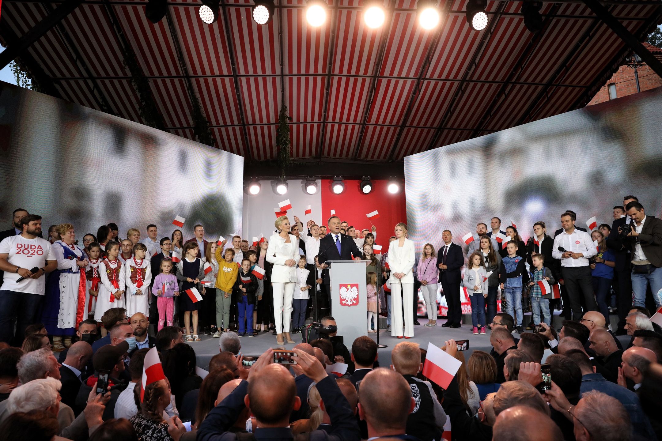 Agata i Kinga Duda na wieczorze wyborczym Andrzeja Dudy