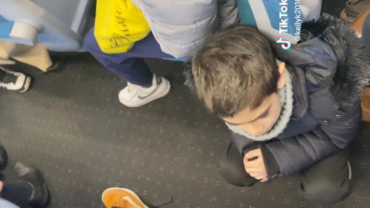 Tiktokerka była wściekła, że jej syn nie ma gdzie usiąść