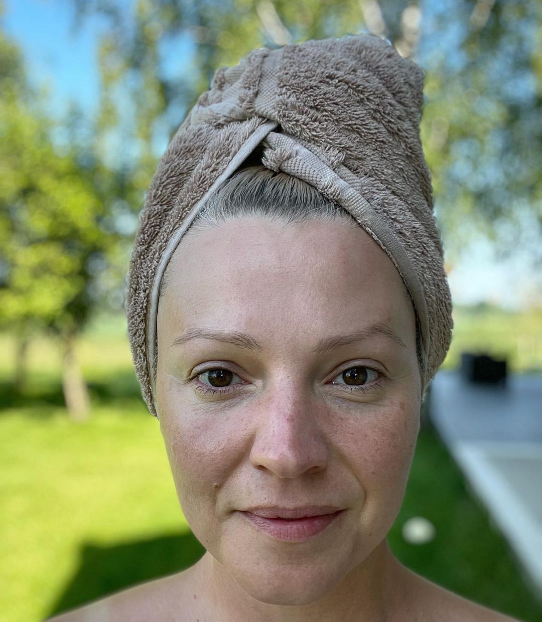 Dorota Szelągowska w makijażu i bez