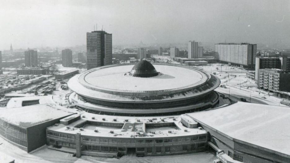 Śląskie. 8 maja 1971 r. po siedmiu latach budowy Spodek w Katowicach po raz pierwszy przyjął swoich gości. 