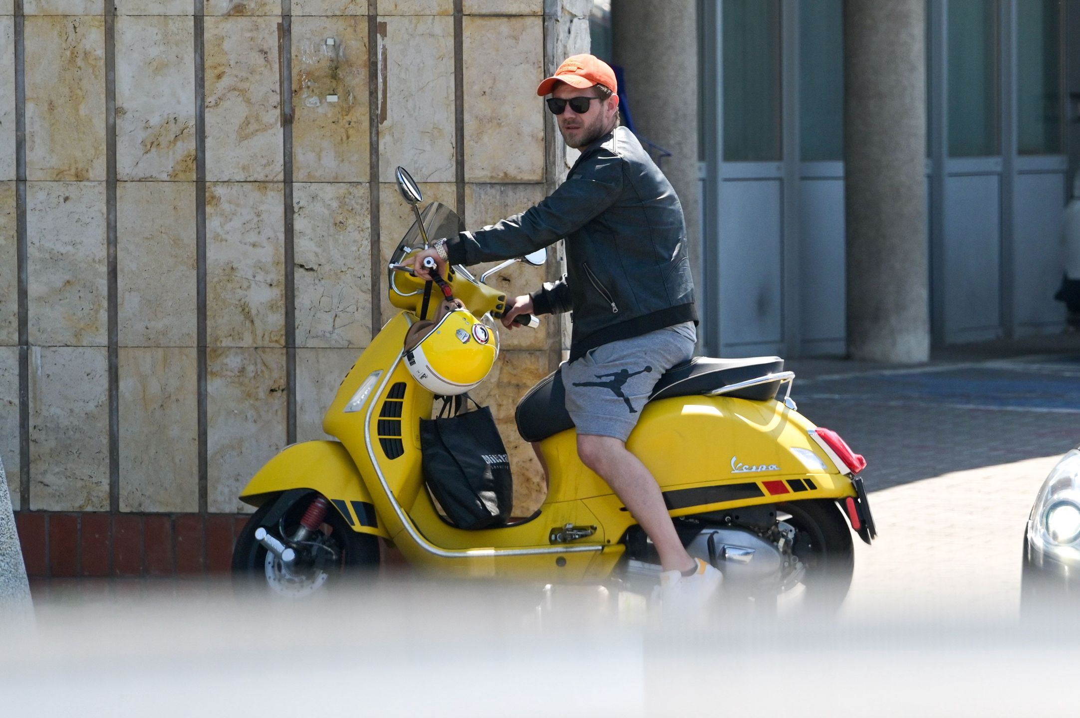 Antek Królikowski wychodzi ze szpitala