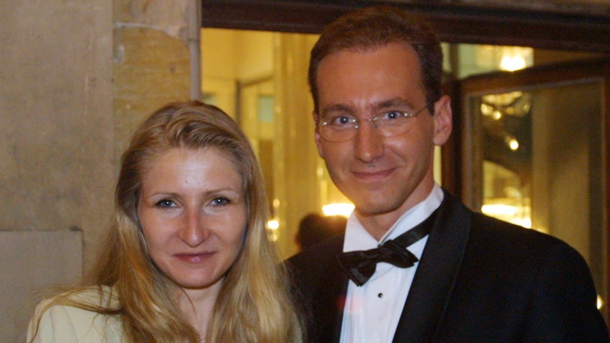 Dominika Czwartosz była pierwszą żoną Piotra Kraśki. To ona poznała go z Karoliną Ferenstein