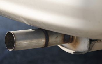 Sześć krajów protestuje przeciwko zakazowi aut spalinowych. Wśród nich Polska