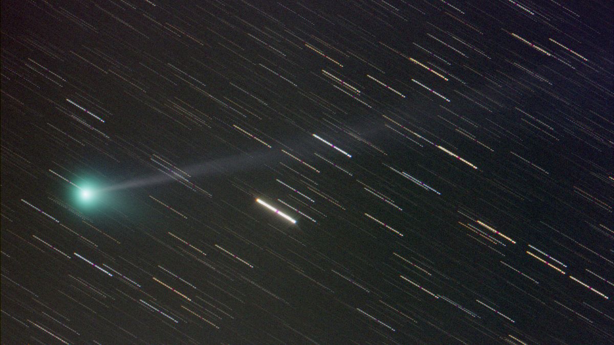 Miesiąc zielonej komety 1