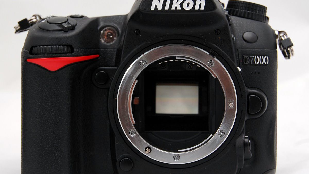 Nikona D7000 można rozebrać w 10 minut [wideo] 1