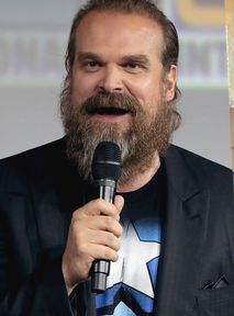 Skandal na planie "Stranger Things"? David Harbour pod lupą