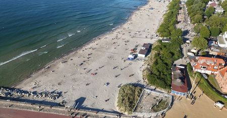 Zamknięta plaża i hałas. Władze kurortu nad morzem ostrzegają