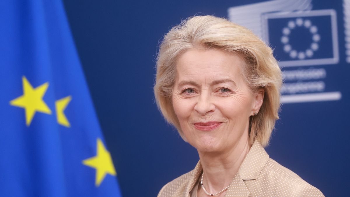 European Commission President Ursula von der Leyen speaks during a press briefing following the College of Commissioners meeting at the European Commission headquarters in Brussels, Belgium, 18 March 2026. EPA/OLIVIER HOSLET Dostawca: PAP/EPA.