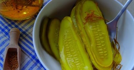 Przepis na ogórki kanapkowe z kurkumą i curry