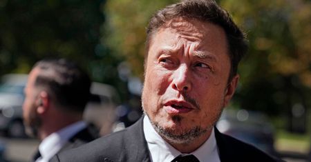 Elon Musk zamieścił wpis o amerykańskich bazach wokół Iranu. X uznał, że wprowadza w błąd