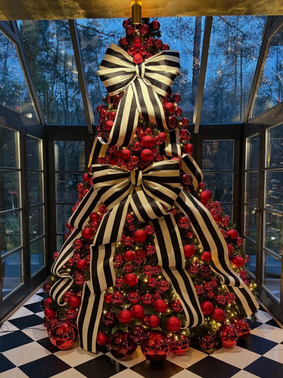 Joanna Przetakiewcz już udekorowała willę na święta