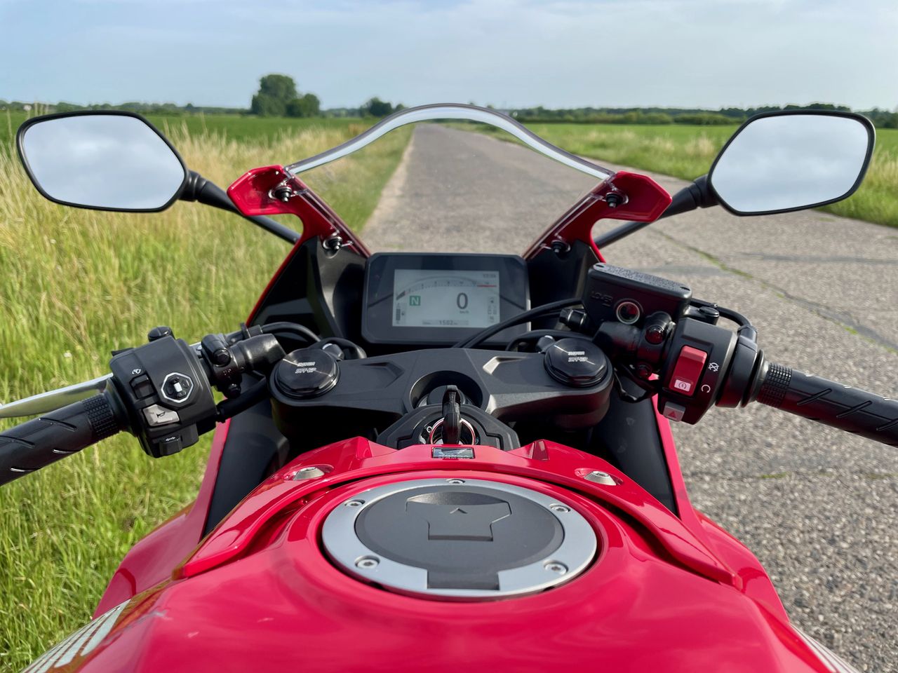 Honda CBR650R E-Clutch