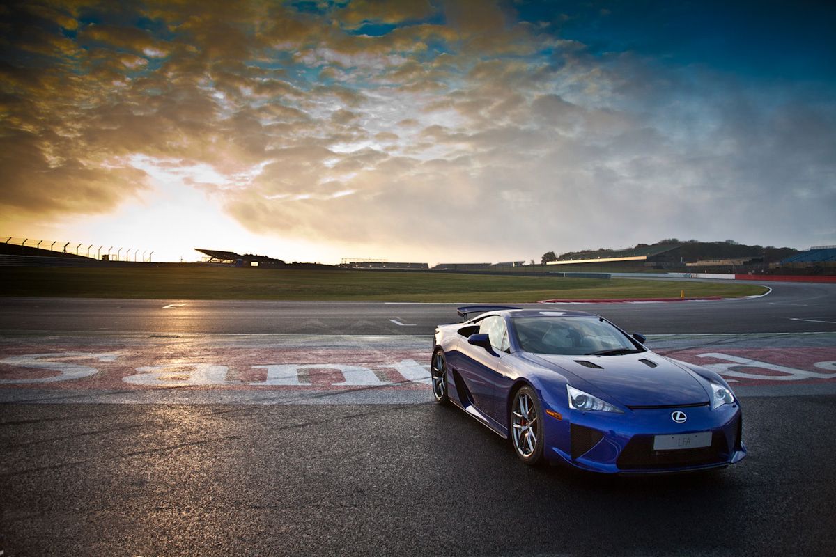 Lexus LFA w Silverstone - konkurs Facebook