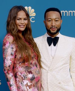 Chrissy Teigen urodziła. Znany mąż wygadał się na koncercie