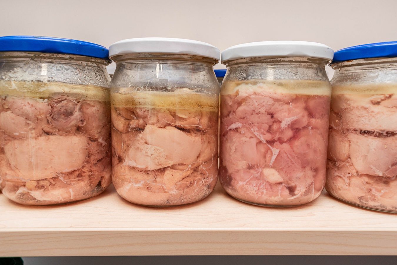Mięso w słoiku jak za czasów PRL. Prosty skład, a każdy kęs rozpływa się w ustach