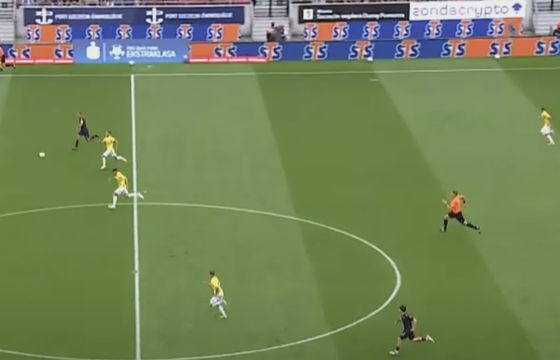 Pogoń Szczecin z bandami reklamowymi LED w dwóch rzędach