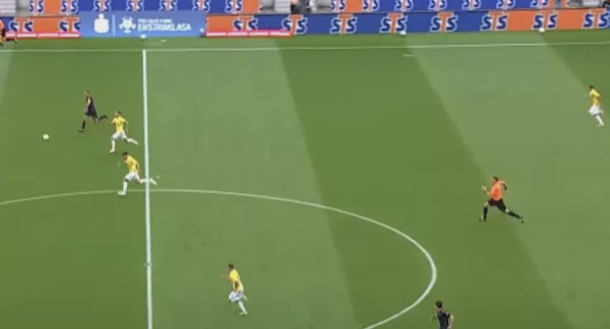 Pogoń Szczecin z bandami reklamowymi LED w dwóch rzędach