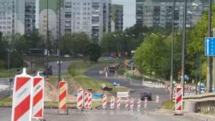 Łódź. Przemysłowa część ulicy Puszkina na półmetku remontu