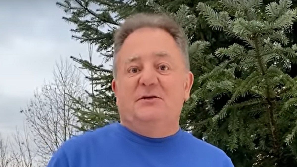 Robert Makłowicz złożył fanom życzenia. Założył nietypowy sweterek