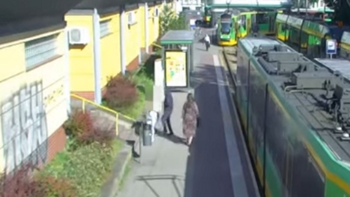 Mężczyzna kopnął dziewczynę w udo