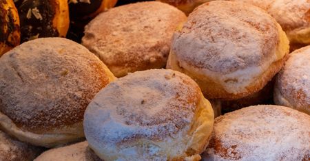 Pączki na tłusty czwartek. Gdzie najtaniej? Tu kosztują grosze