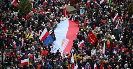 Warszawa: policja zatrzymała 36 osób przed Marszem Niepodległości