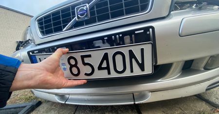 Nowe przestępstwo – kradzież i podrabianie tablic rejestracyjnych. Bat na cwaniaków