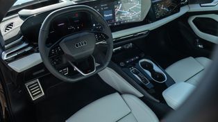 "Technologia dla technologii" - szef Audi krytykuje ekrany