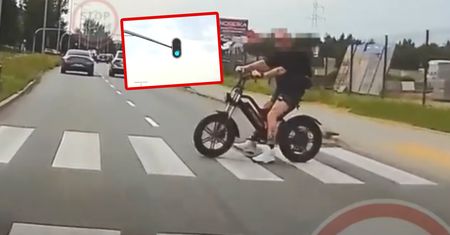 Nagle wyjechał rowerzysta. Kierowca miał zielone. Sceny na pasach