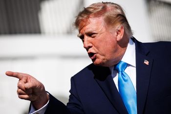 Kto nie używa tej nazwy, jest wrogiem. Kuriozalny wpis Trumpa