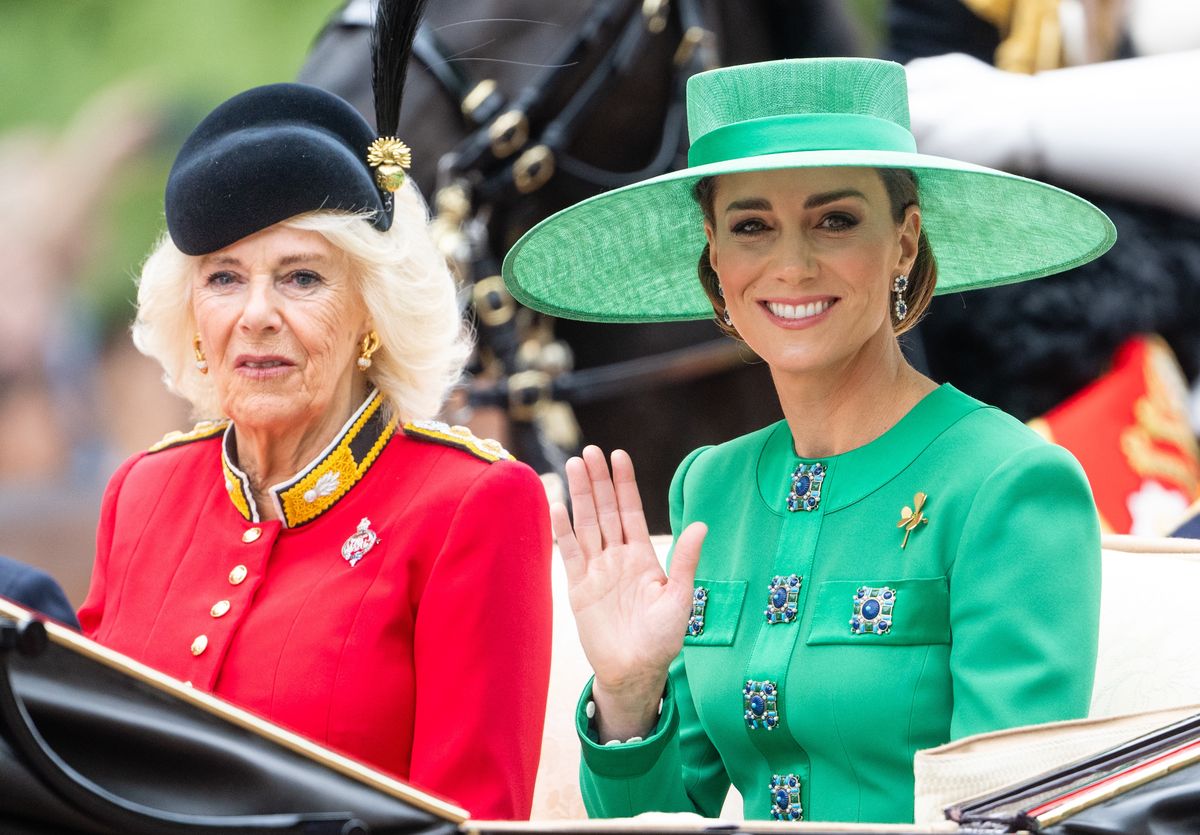 Księżna Kate z dziećmi i królową Camillą podczas parady Trooping the Colour