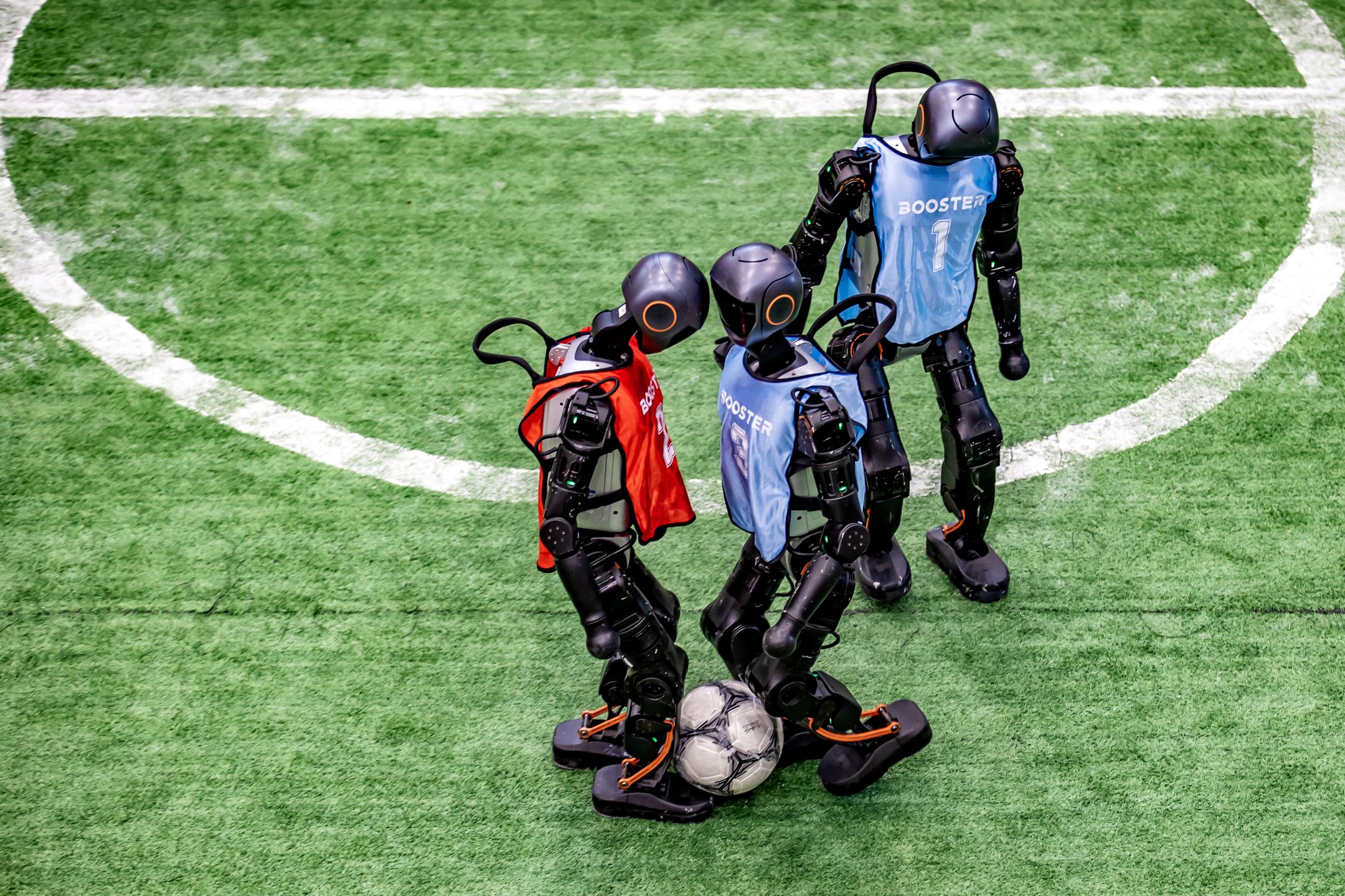 Chiny stawiają na roboty humanoidalne. Świat nie nadąża ich kupować