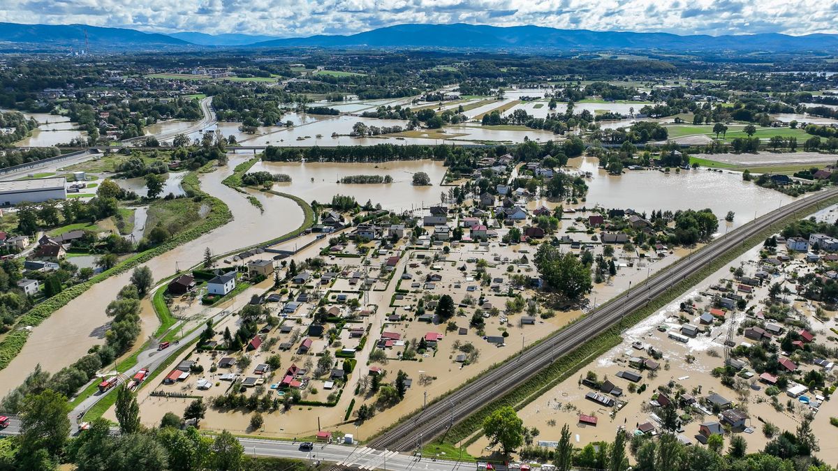 Jak satelity radarowe ICEYE pomagają bankom, ubezpieczycielom i służbom, gdy uderza żywioł