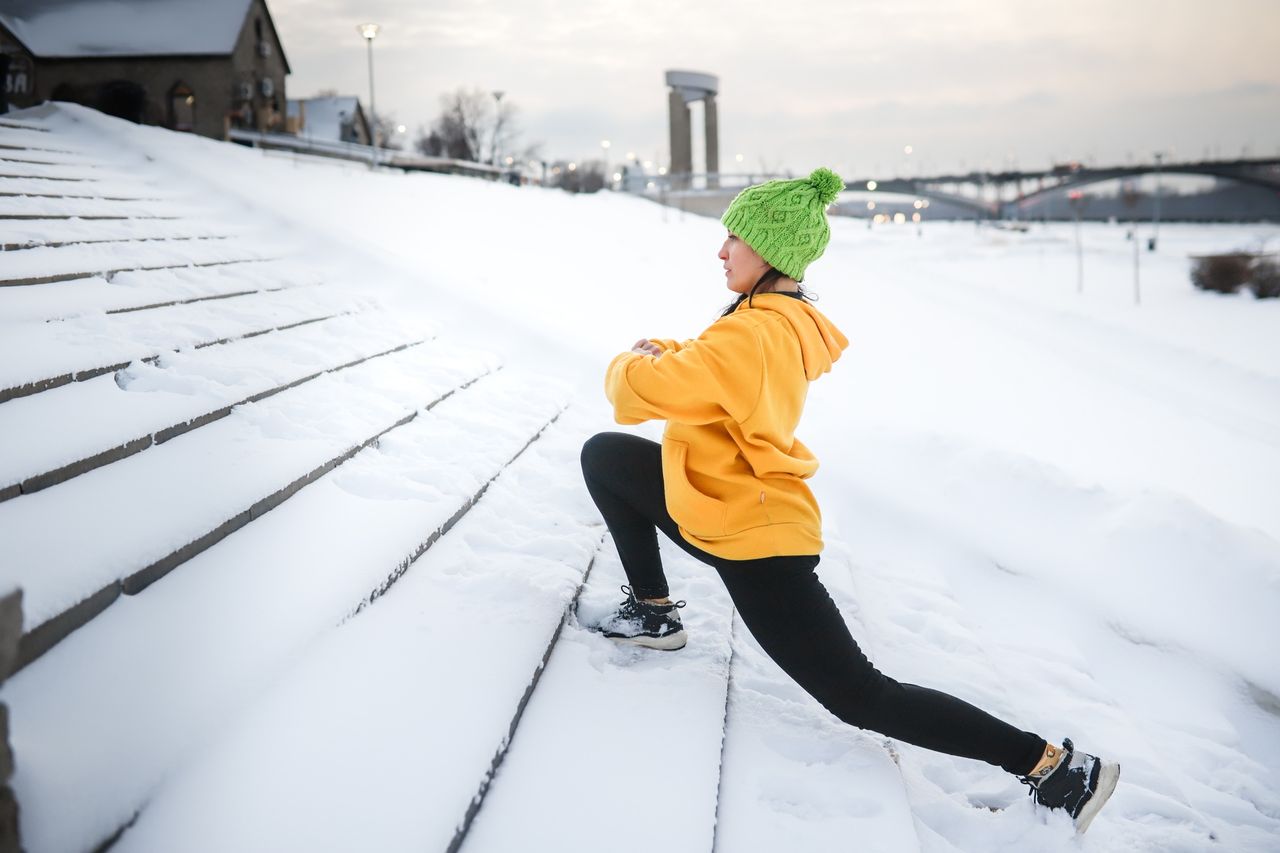 Czy zimą musimy rezygnować z ćwiczeń na zewnątrz? Ekspert wyjaśnia