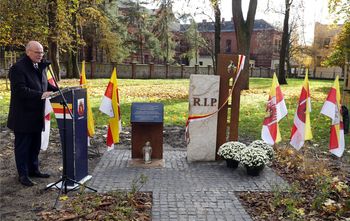 Grudziądz: Odsłonięto obelisk na dawnym cmentarzu w centrum miasta