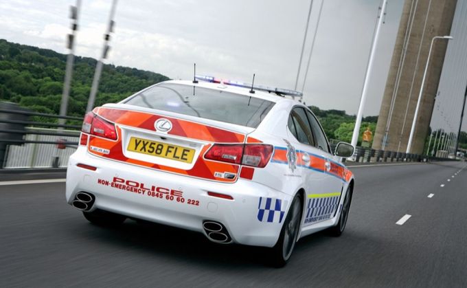 Policyjny Lexus IS-F